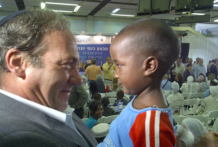 Rabbi Yechiel Eckstein and a young Ethiopian boy
